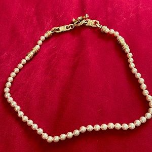 Long pearl necklace